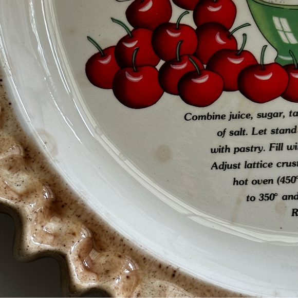Vintage 9” Red Cherry Pie Plate - Picture 3 of 6